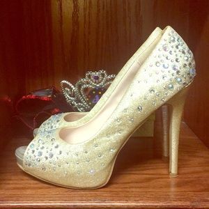 Perfect holiday high heels - Gold, sparkles, 3”